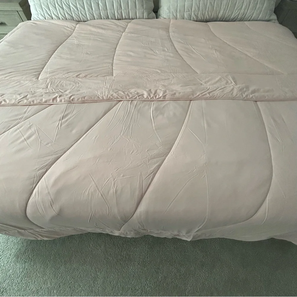 Dream Valley Outlast King Cooling Comforter, NASA Grade Peach Blush